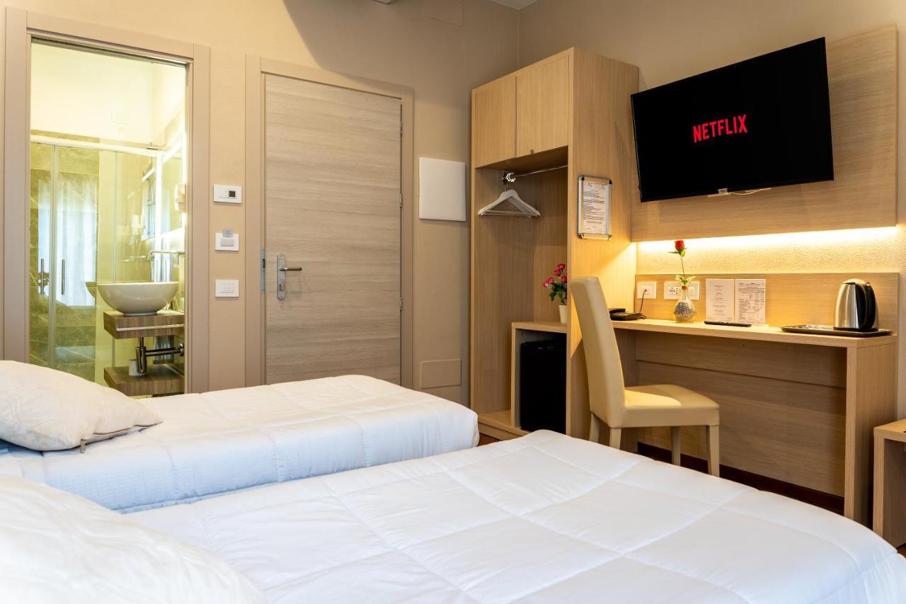Hotel Victoria Cuneo Exteriér fotografie